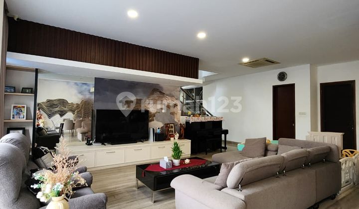 Rumah Pik Posisi Hoek Sangat Rapih Siap Huni