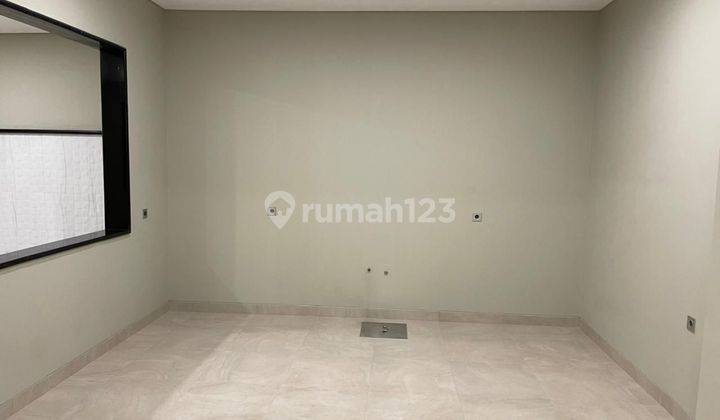 Rumah Mewah 3 Lantai Full Marmer Hadap Selatan 2