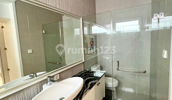 Rumah Crown Golf Full Furnished Design Interior 2