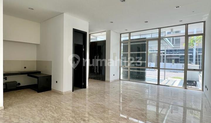 Chopin Signature Golf Island House 10x20 Still Brand New