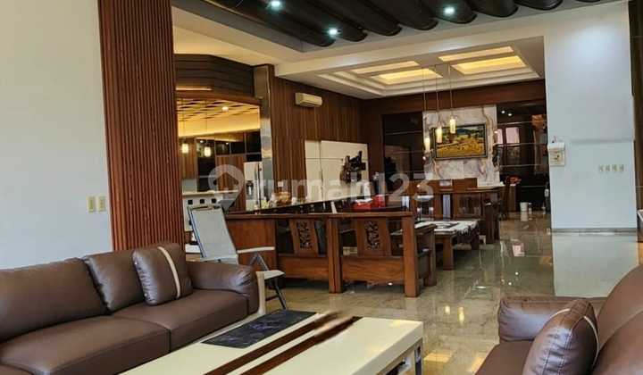 Rumah Mewah Pik 580 Meter Posisi Hoek Siap Huni