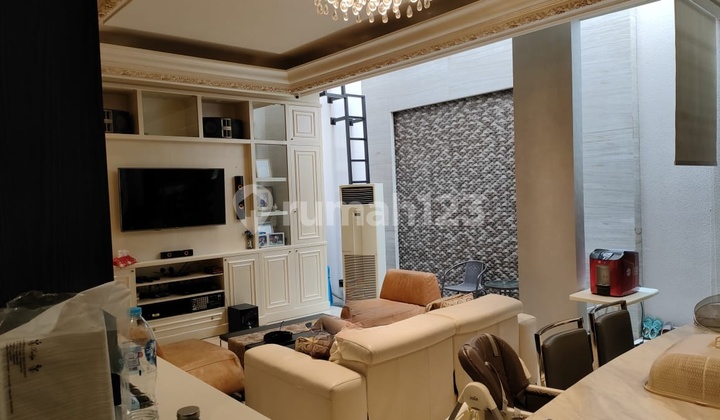 Rumah Renov Mewah Crown Golf View Danau Lantai Marmer 2