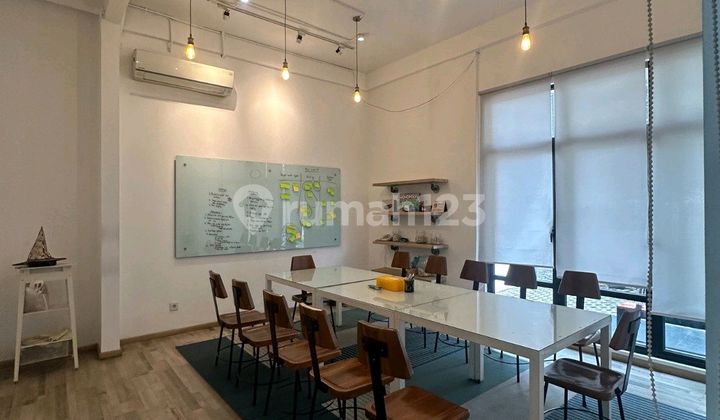 Rumah Kantor Kawasan Elite Dan Asri Di Jakarta Selatan Rumah Kantor Kawasan Elite Dan Asri Di Jakarta Selatan