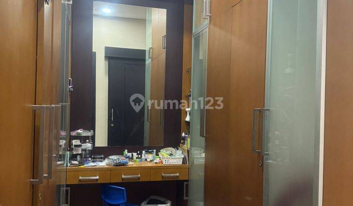 Rumah 3 Lantai Grisenda Rapih Bagus Siap Huni 2