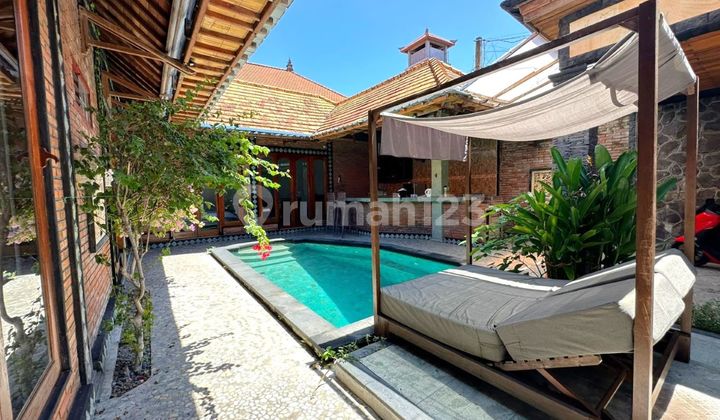 3 Bedroom House LT 200M2 in Kerobokan Badung 2