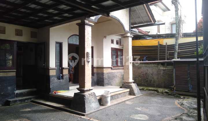 Rumah Menarik Luas Tanah 180m2 di Jimbaran Badung 2