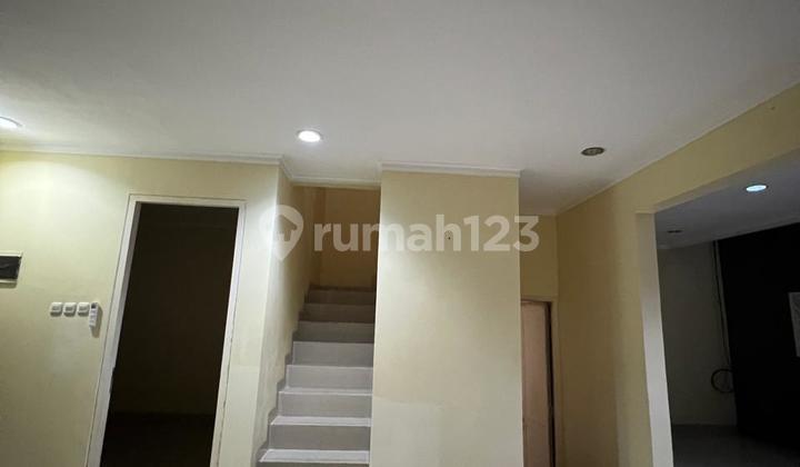 Disewakan.rumah 2.Lantai.siap Huni.di.kota Wisata.cibubur 2