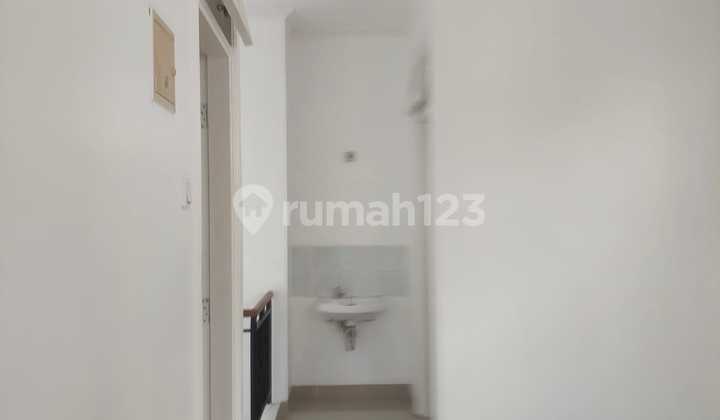 Dijual Rumah 2.Lantai.dikota Wisata.cibubur