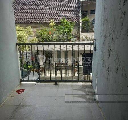 Disewakan Rumah 2 Lantai Tanjung Duren Jakarta Barat 6