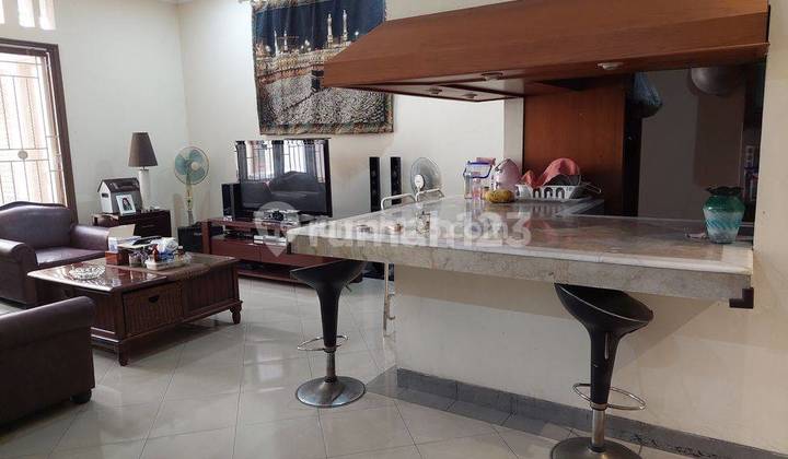 Dijual Rumah Classic SHM 1 Lt Taman Kedoya Baru Jakarta Barat 1