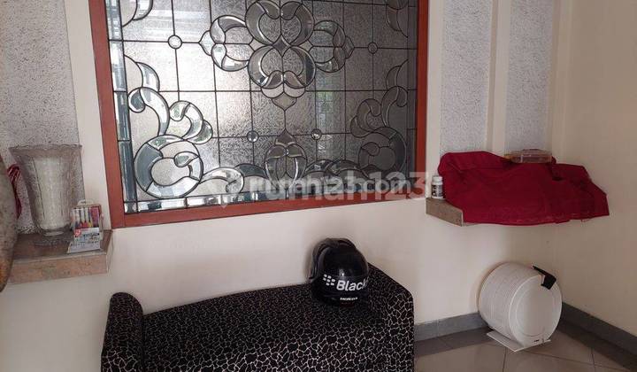 Dijual Rumah Classic SHM 1 Lt Taman Kedoya Baru Jakarta Barat 3