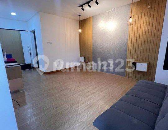 Rumah 2 Lantai Bagus Semi Furnished Sertifikat Hak Milik di Metro Permata, Tangerang 1