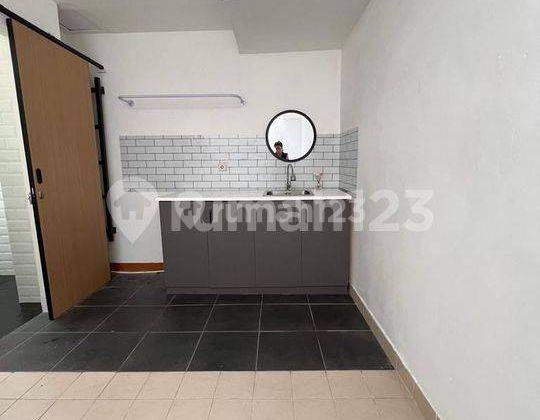 Rumah 2 Lantai Bagus Semi Furnished Sertifikat Hak Milik di Metro Permata, Tangerang 2