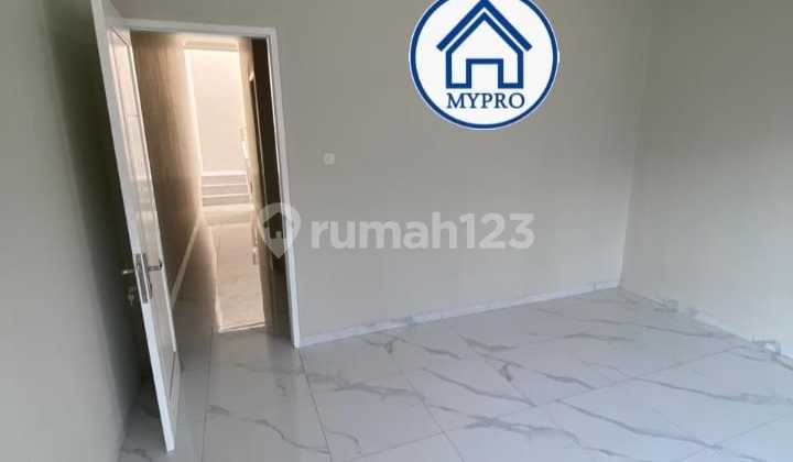 Dijual Rumah Baru SHM 3 Lantai Jalan Mangga Jakarta Barat 2