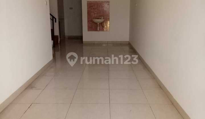 Dijual Rumah SHM 2 Lantai Tanjung Duren Jakarta Barat 2