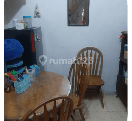 Disewakan Rumah 2 Lantai di Tanjung Duren Jakarta Barat 2