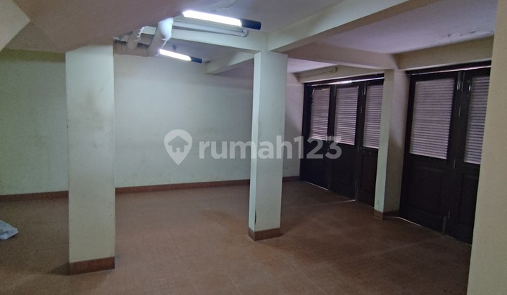 Nias Coconut House, Coconut Gading The house is elevated from the road, near MKG 2