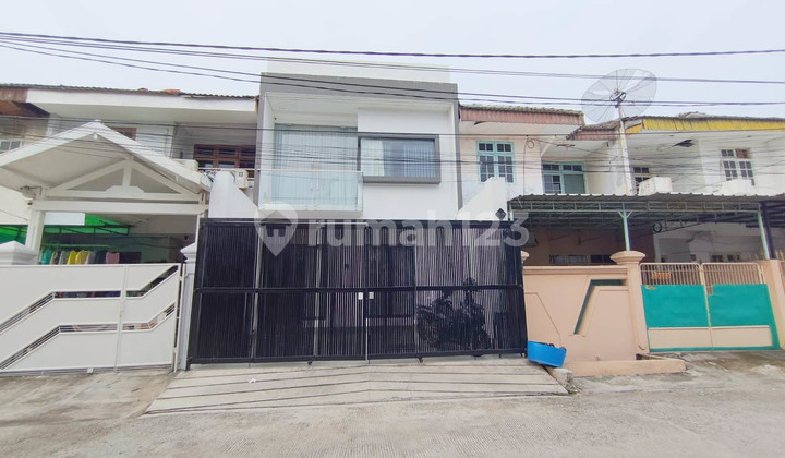 Newly Renovated House, fully furnished, water heater, CCTV, 3-car driveway, smart door lock, in Pluit Karang Asri