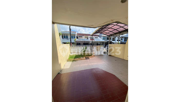 Rumah Standar, jalan lebar 3 mobil, di Janur Asri, Kelapa Gading.