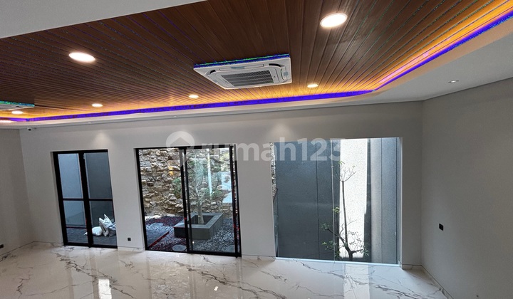 High Spec. Cozy Home Citraland Super Lux New 3-Story House 2