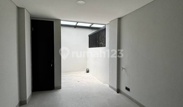 Rumah baru Bagus Unfurnished PPJB Citraland, Surabaya 2