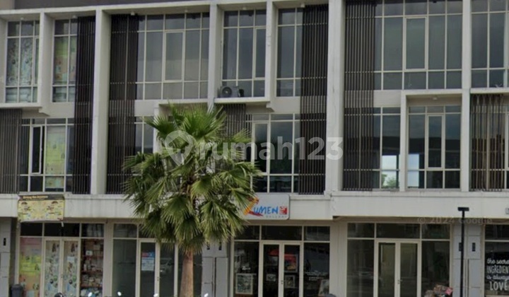 Disewakan / Dijual Ruko 3 Lantai - Cocok untuk Kantor / Salon Disewakan / Dijual Ruko 3 Lantai - Cocok untuk Kantor / Salon
