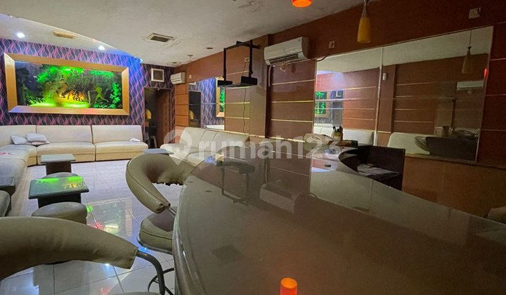 Shop House Needs Minor Renovation 1000 m2 HGB Kedung Doro, Surabaya 2