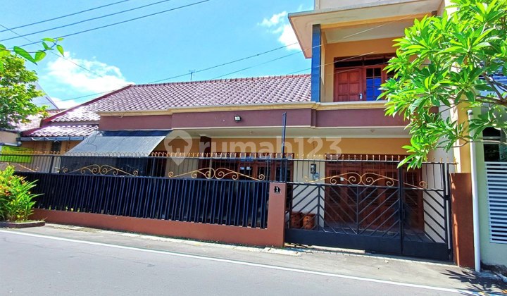 Rumah Bagus Tengah Kota Solo dekat pintu tol