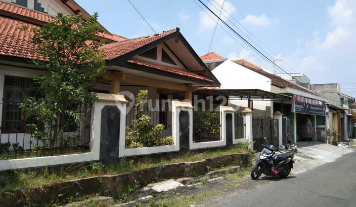 Rumah Lama Tengah Kota Solo 7