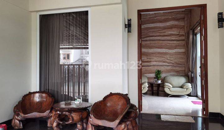 Rumah Mewah Modern Lingkungan Elite River View + Private Pool 8