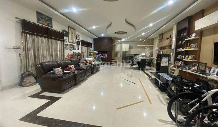 Rumah Mewah Bagus Luas 670 M2 di Colomadu  10