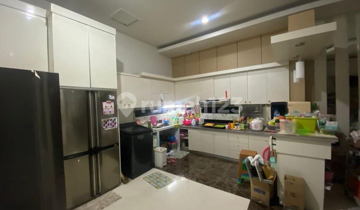 Rumah Mewah Bagus Luas 670 M2 di Colomadu  15