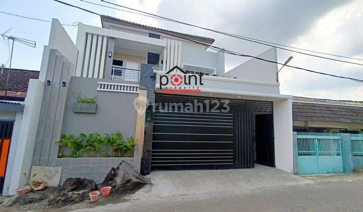 Rumah Mewah Modern Minimalis Letak Strategis  1