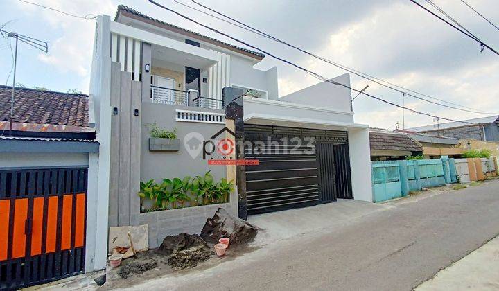 Rumah Mewah Modern Minimalis Letak Strategis  2