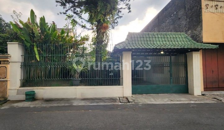 Rumah Murah Bagus Furnished di Tengah Kota Solo Posisi Strategis Rumah Murah Bagus Furnished di Tengah Kota Solo Posisi Strategis