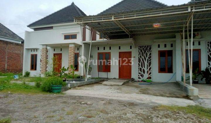 Rumah Bagus Murah Furnished SHM Solo Baru  2