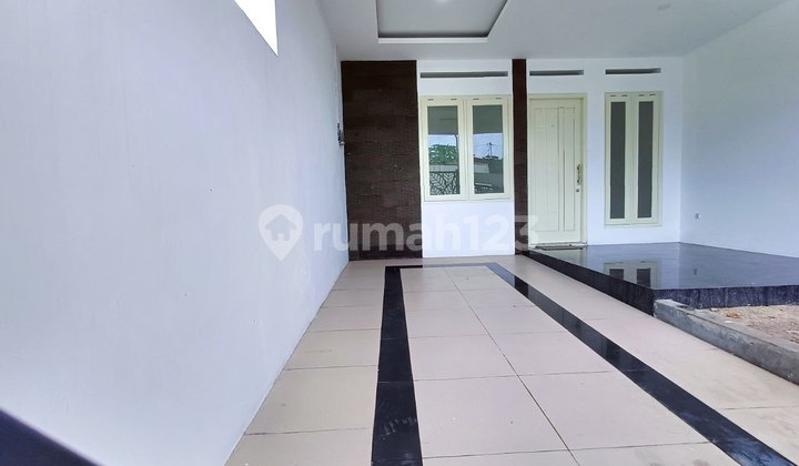 Rumah Baru 2 lantai Posisi StrategisTengah Kota Solo 2