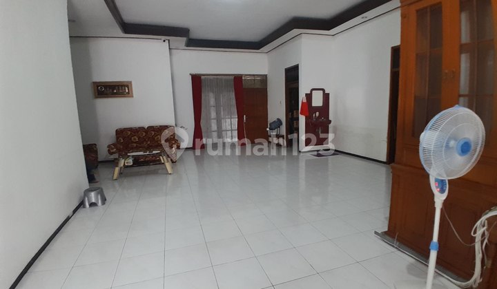 Affordable Well-Maintained Furnished House in Downtown Solo 2
