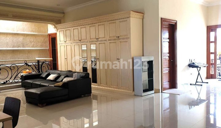 Rumah Mewah Tengah Kota Solo Letak Strategis 2