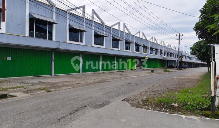 2-Storey Shop House, Strategic Location Suitable for Business 2-Storey Shop House, Strategic Location Suitable for Business