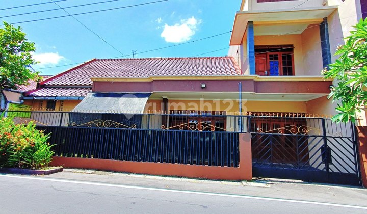 Nice House in the Center of Solo City near the toll gate. 2