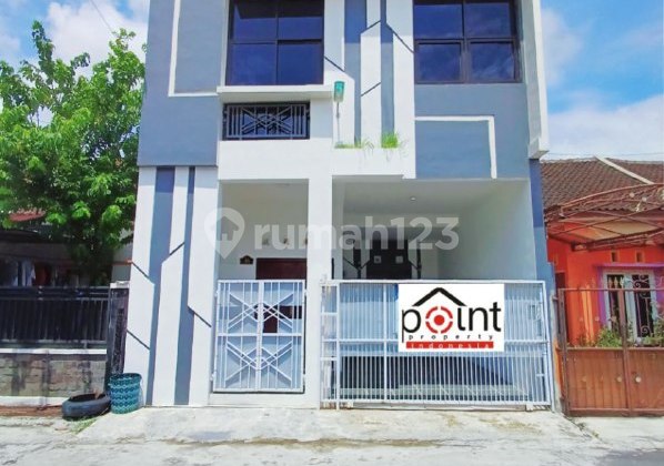 Rumah Cantik 2 Lantai Dekat Pusat Perbelanjaan Rumah Cantik 2 Lantai Dekat Pusat Perbelanjaan