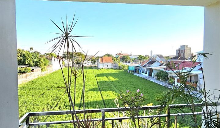 Rumah Murah Mewah 2 lantai Lokasi strategis di Solo 2