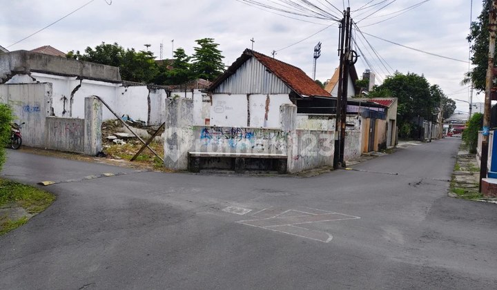 Land Position Hook Strategic Location in the Center of Solo City Land Position Hook Strategic Location in the Center of Solo City