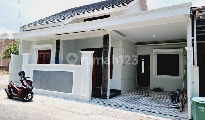 Rumah Cluster Mewah One Gate lokasi strategis Di Gentan