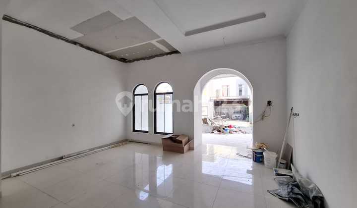 White Magnolia House Brand-new Central Jakarta 2