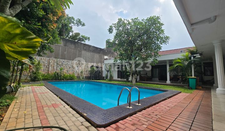 Rumah Cipete Luas Dan Elit Ada Kolam Renang