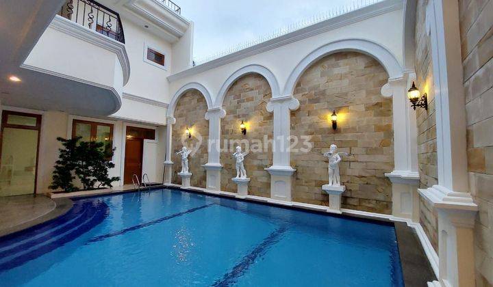 Rumah Pondok Indah Dengan Private Pool Mewah  2