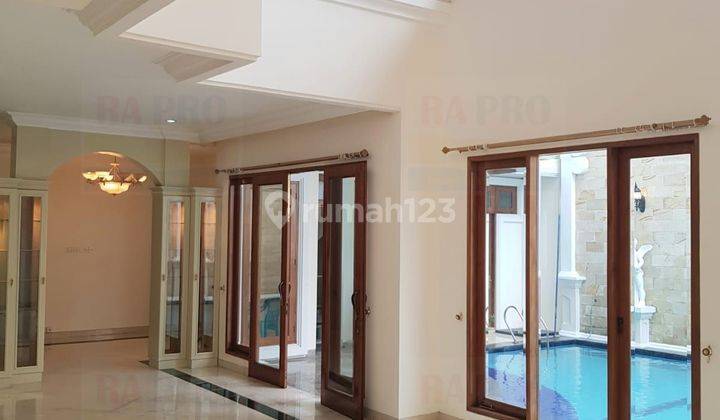 Rumah Pondok Indah Dengan Private Pool Mewah  1