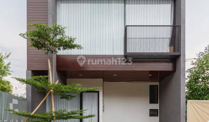 Rumah Cluster, Baru 3 Lantai Akses Dekat Ke Mrt  1